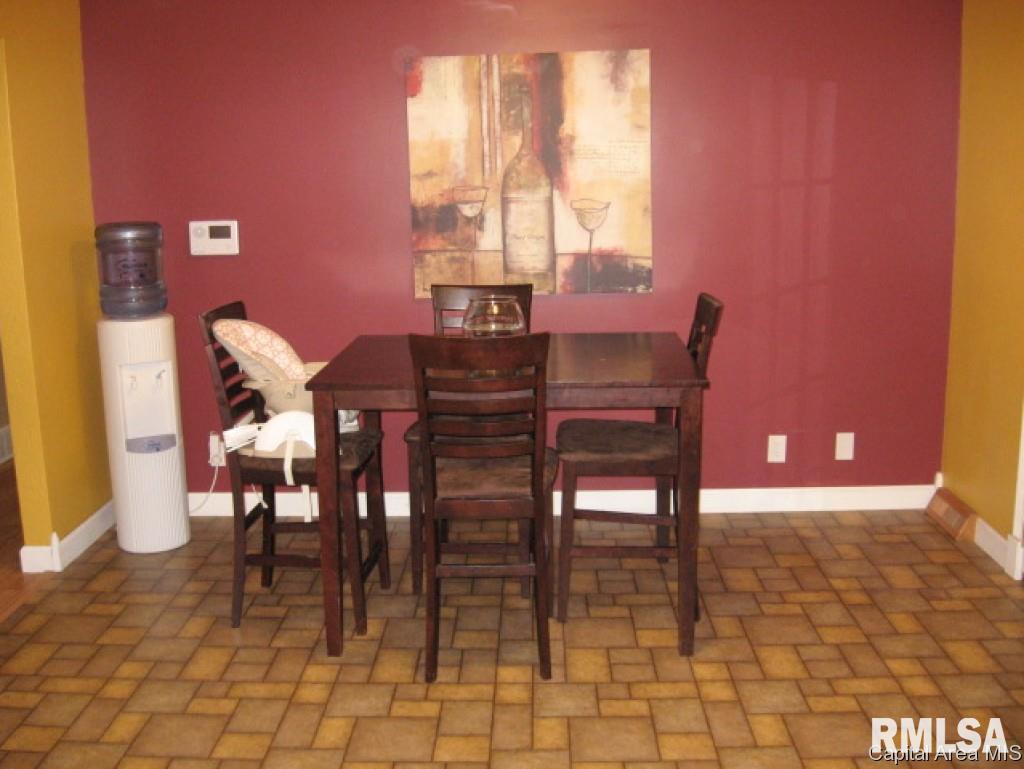 705 Allen Drive Athens, IL 62613 - Photo 16 of 36 Gallery Image 16