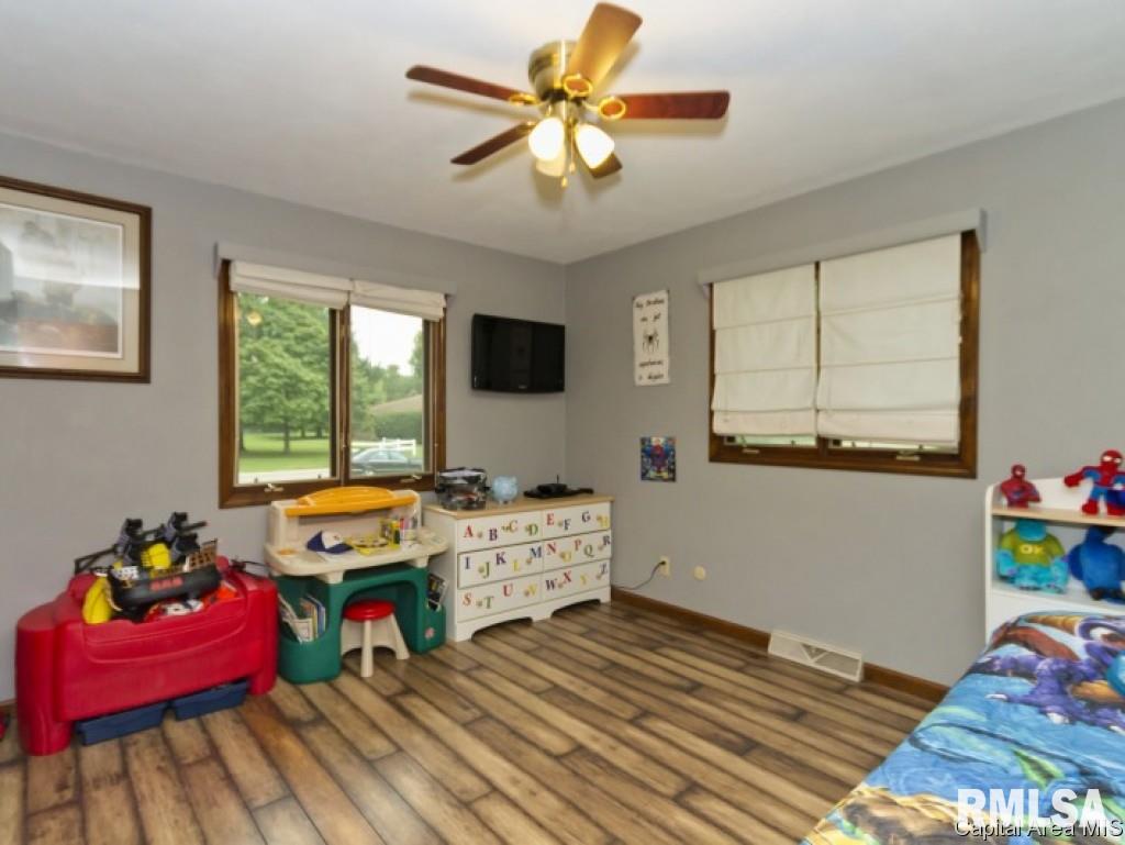 705 Allen Drive Athens, IL 62613 - Photo 24 of 36 Gallery Image 24