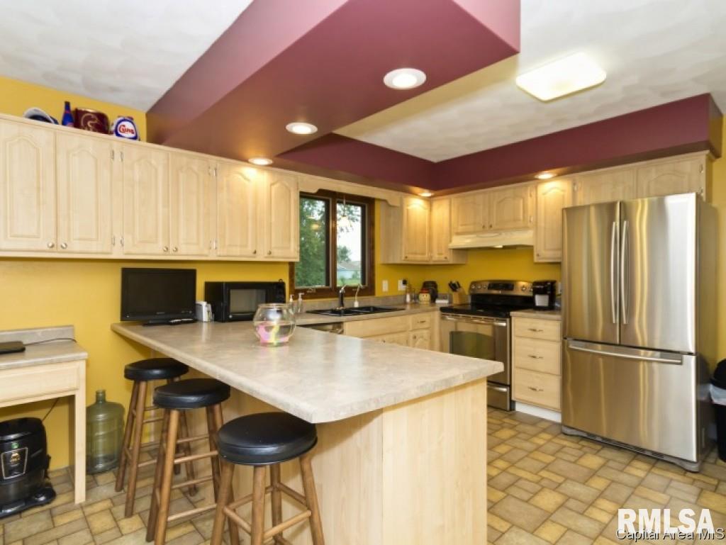 705 Allen Drive Athens, IL 62613 - Photo 10 of 36 Gallery Image 10