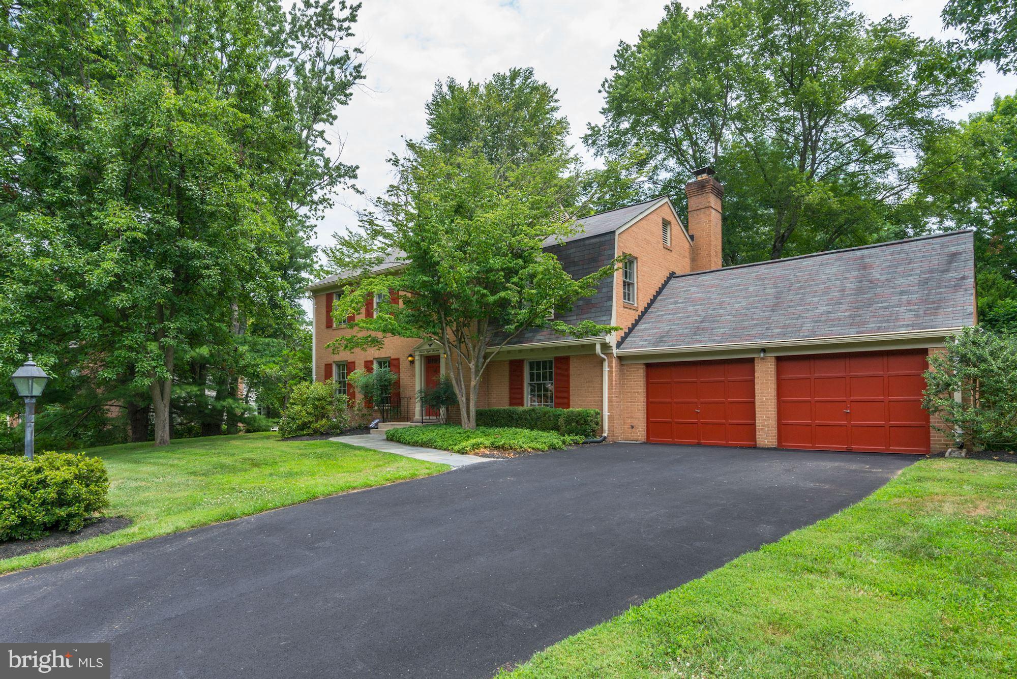 11813 Gregerscroft Road Potomac, MD 20854 - Photo 2 of 30 Exterior (Front)