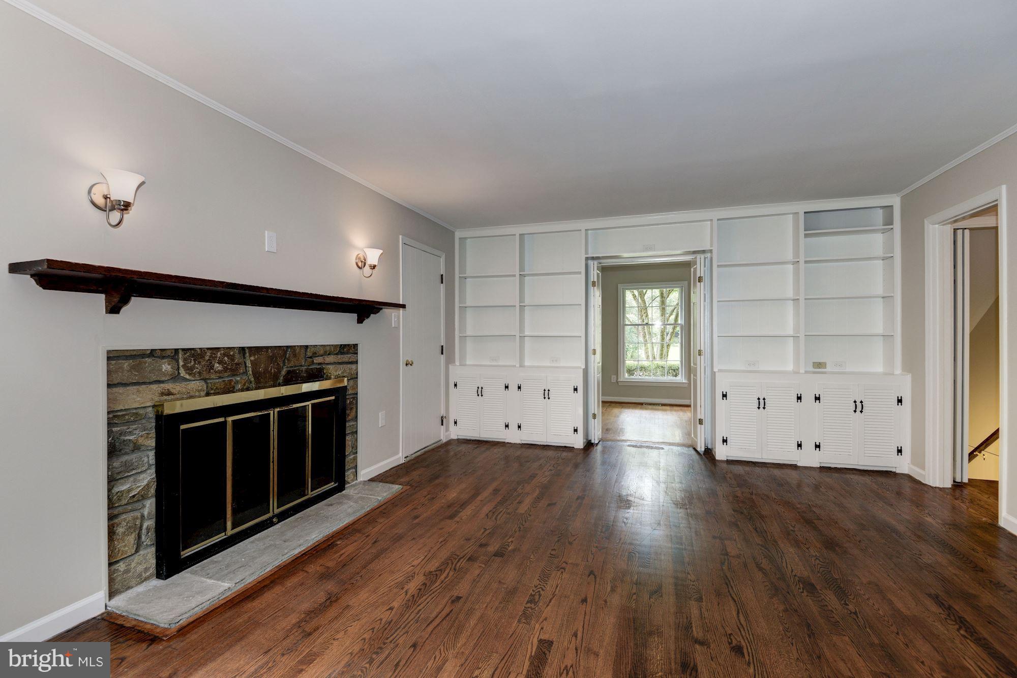 11813 Gregerscroft Road Potomac, MD 20854 - Photo 14 of 30 Family Room