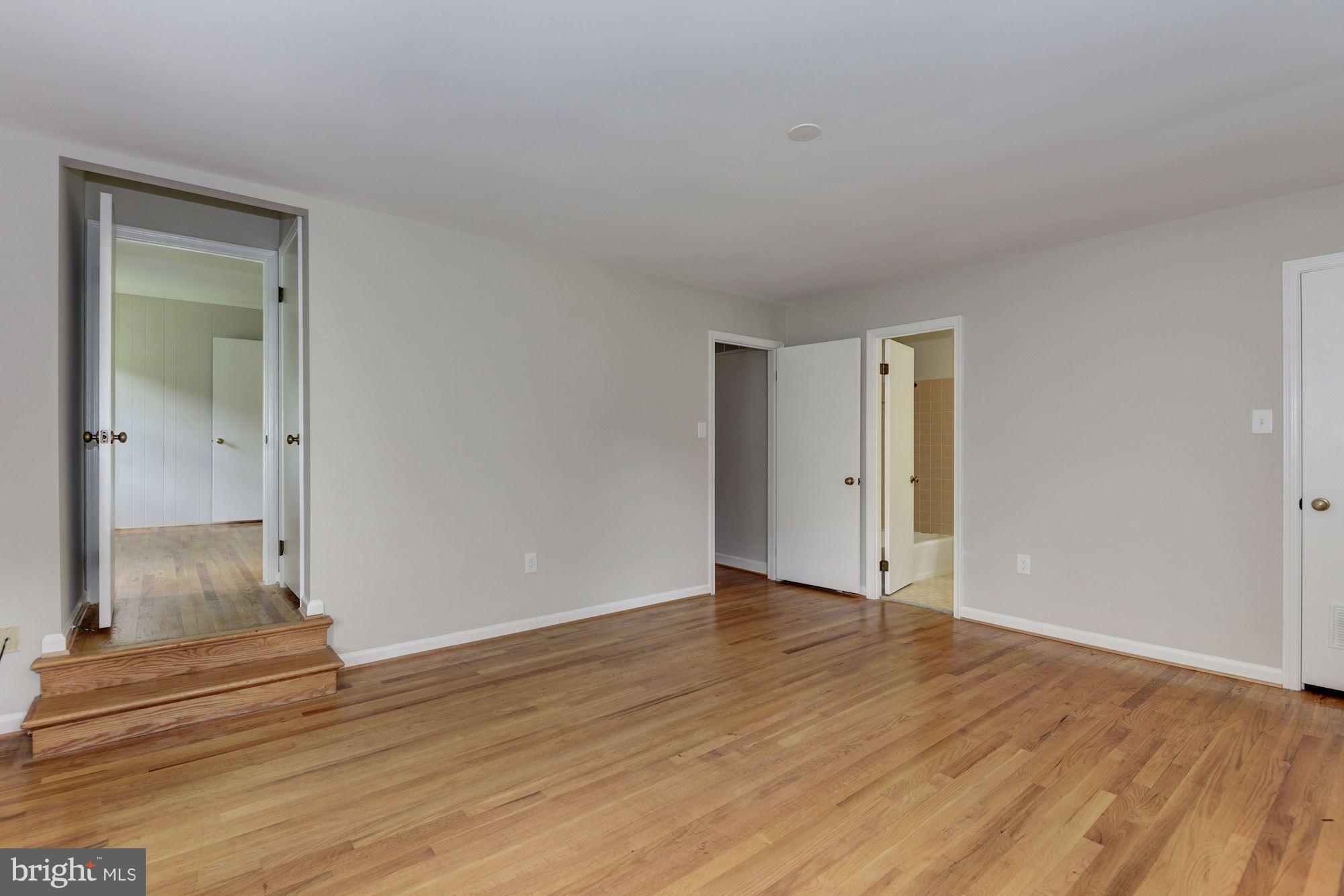 11813 Gregerscroft Road Potomac, MD 20854 - Photo 19 of 30 Bedroom (Master)