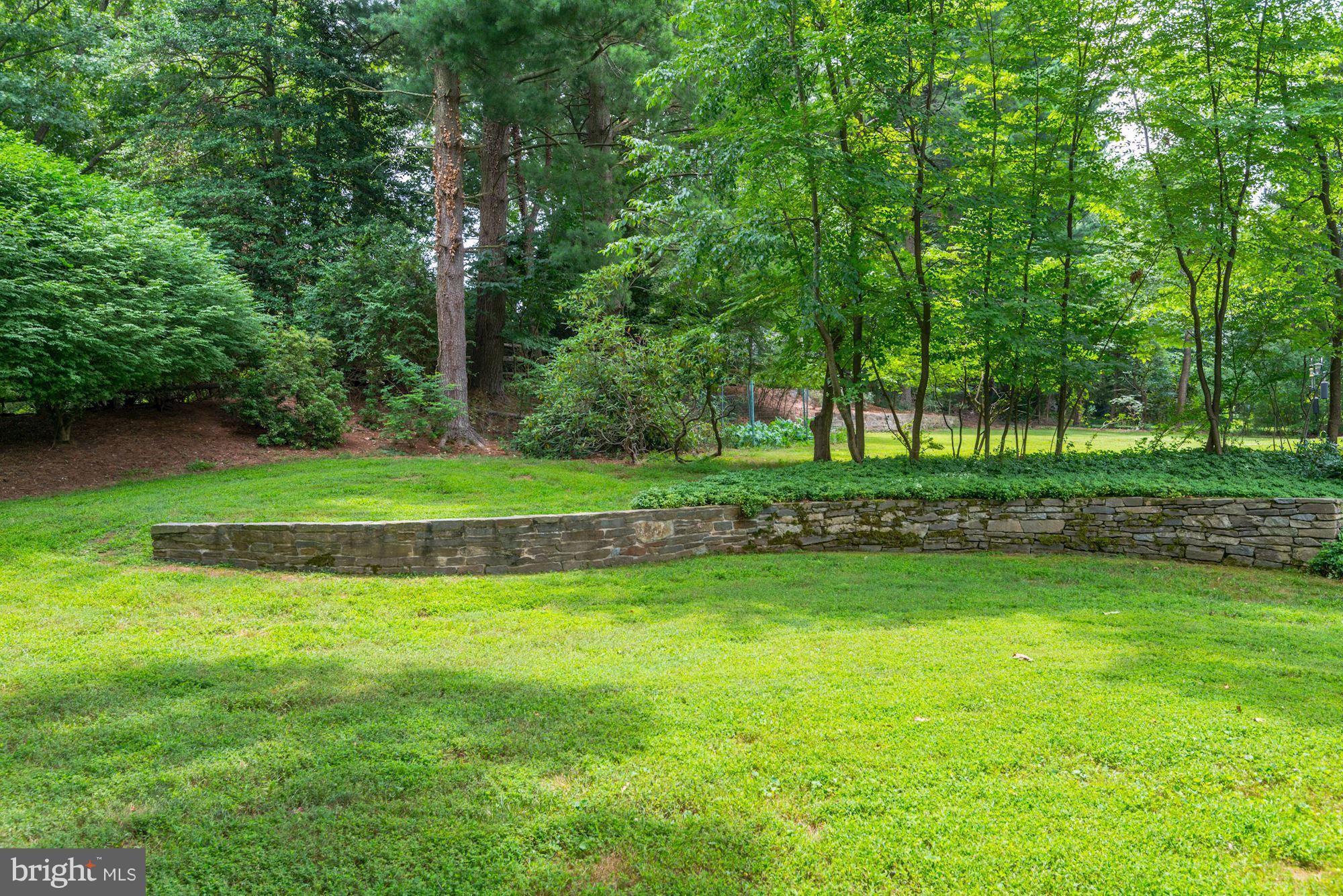 11813 Gregerscroft Road Potomac, MD 20854 - Photo 29 of 30 Exterior (Rear)