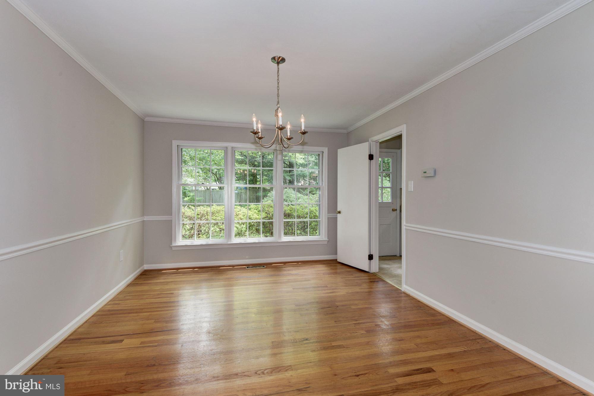 11813 Gregerscroft Road Potomac, MD 20854 - Photo 7 of 30 Dining Room