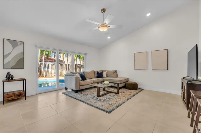 $1,074,999 | 3605 Southwest 23rd Street, Delray Beach, FL 33445