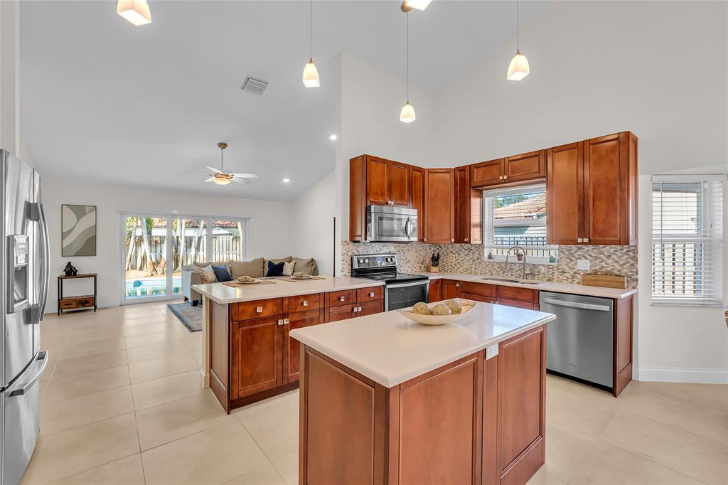 3605 Southwest 23rd Street Delray Beach, FL 33445 - Photo 10 of 50