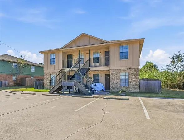 $1,275 | 504 Kings Way Drive, Unit C, Mansfield, TX 76063