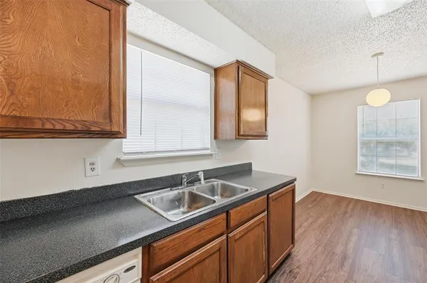 $1,275 | 504 Kings Way Drive, Unit C, Mansfield, TX 76063