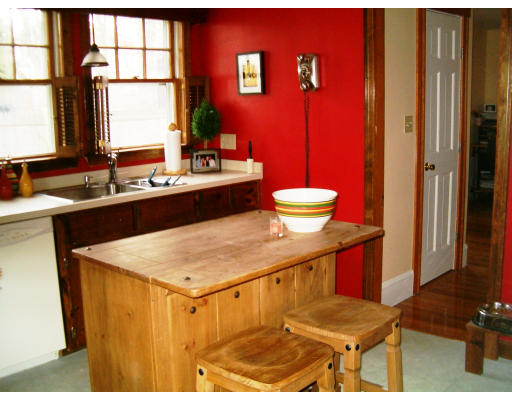 282 Waverly Road North Andover, MA 01845 - Photo 2 of 11 Gallery Image 2