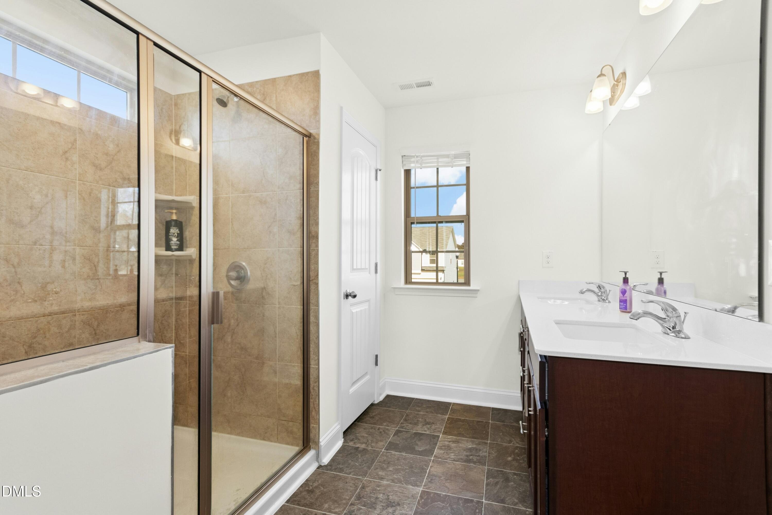 2133 Blue Iris Way Zebulon, NC 27597 - Photo 18 of 33 019-488165-IMG_1456