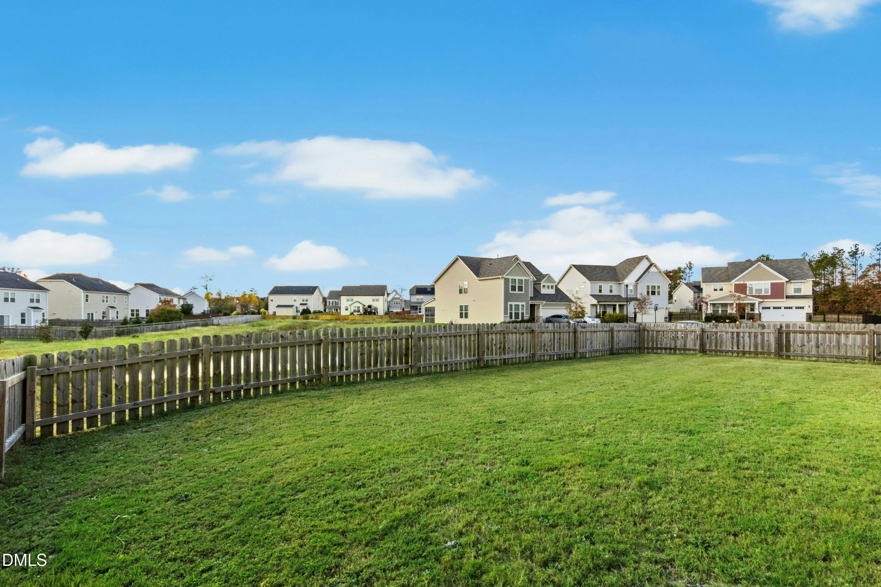 2133 Blue Iris Way Zebulon, NC 27597 - Photo 30 of 33 031-488165-IMG_1567