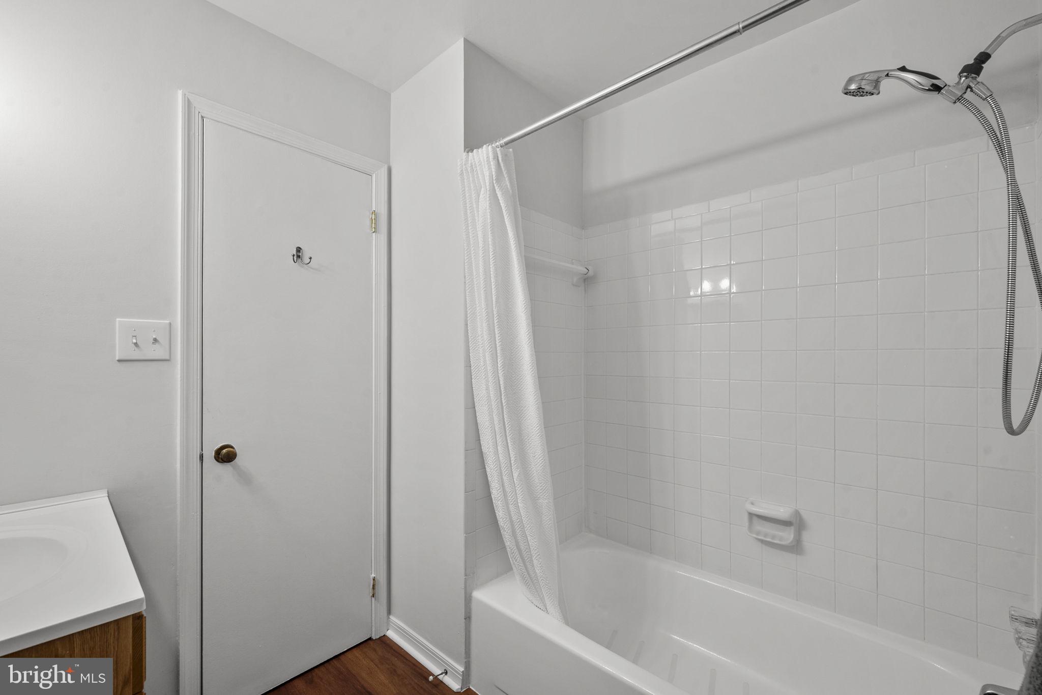 2422 Ivywood Road Reston, VA 20191 - Photo 38 of 72 Bathroom 2