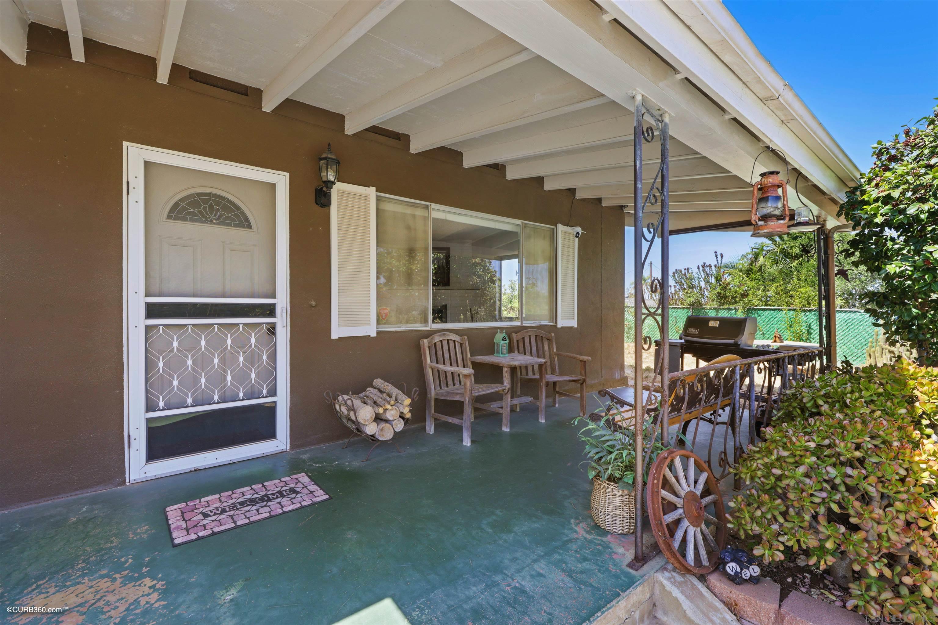 131 Stage Coach Lane Fallbrook, CA 92028 - Photo 3 of 25 Gallery Image 3