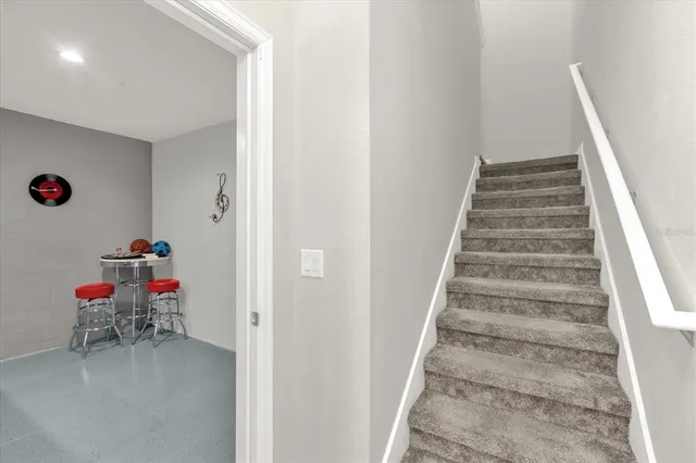 a view of entryway with furniture