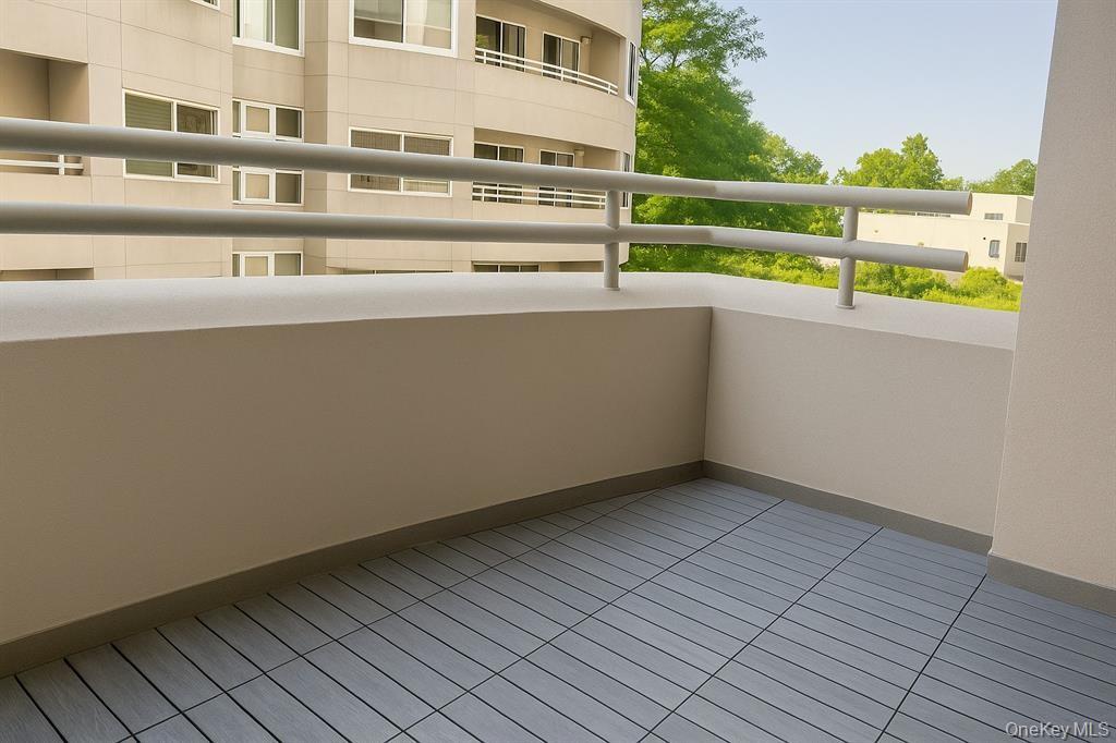 100 Cutter Mill Road, Unit 3E Great Neck, NY 11021 - Photo 12 of 14 a view of a balcony with city view