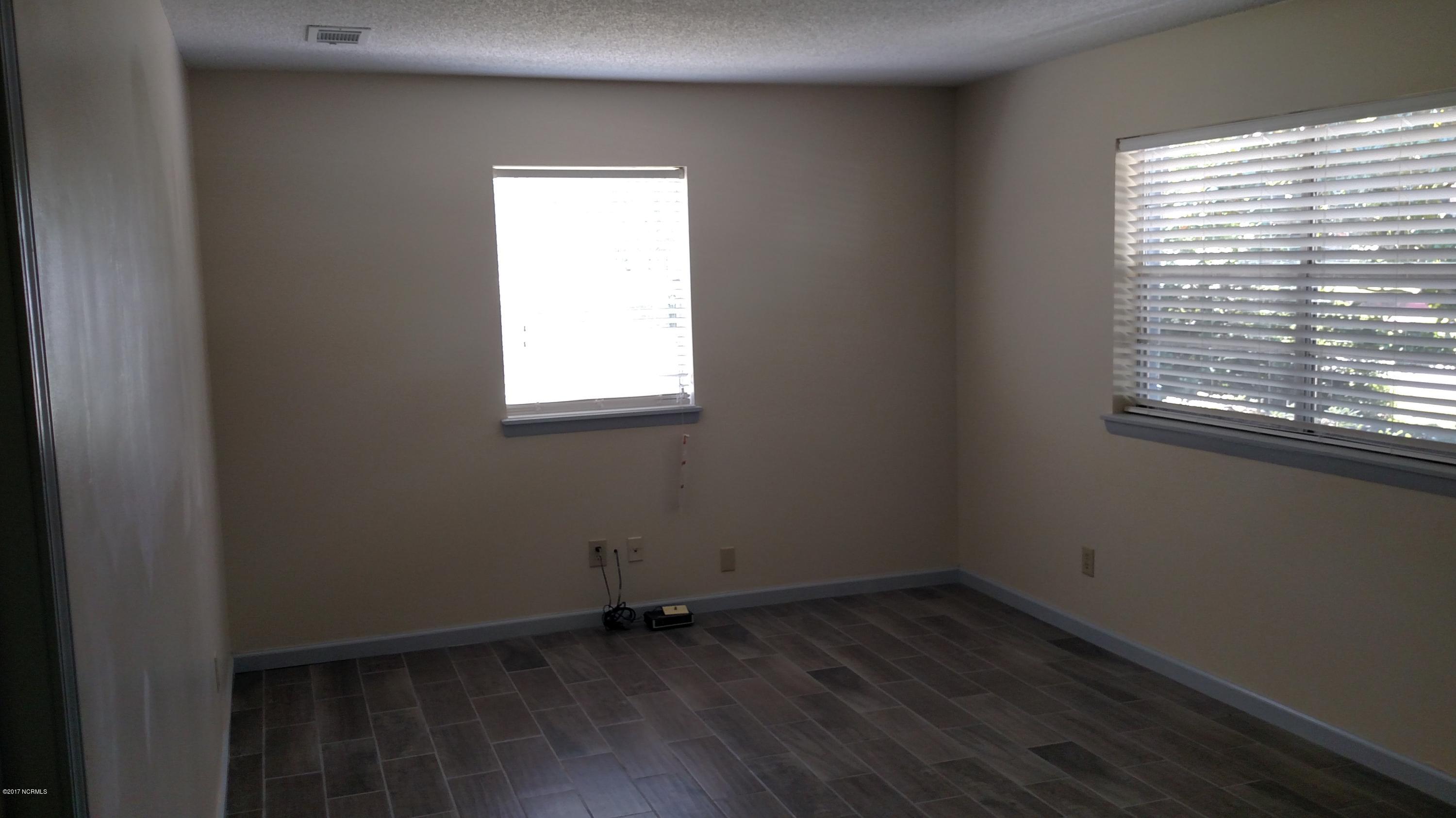 204 Apple Road Castle Hayne, NC 28429 - Photo 9 of 12 9