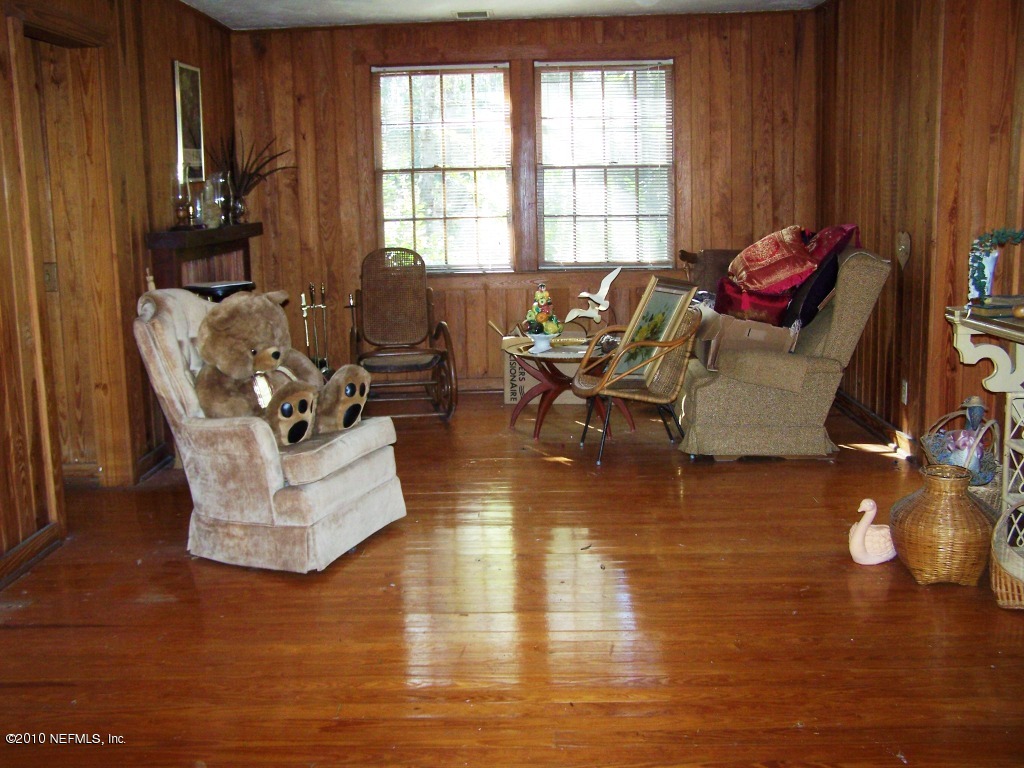 6842 Banks Road Middleburg, FL 32068 - Photo 4 of 23 living room
