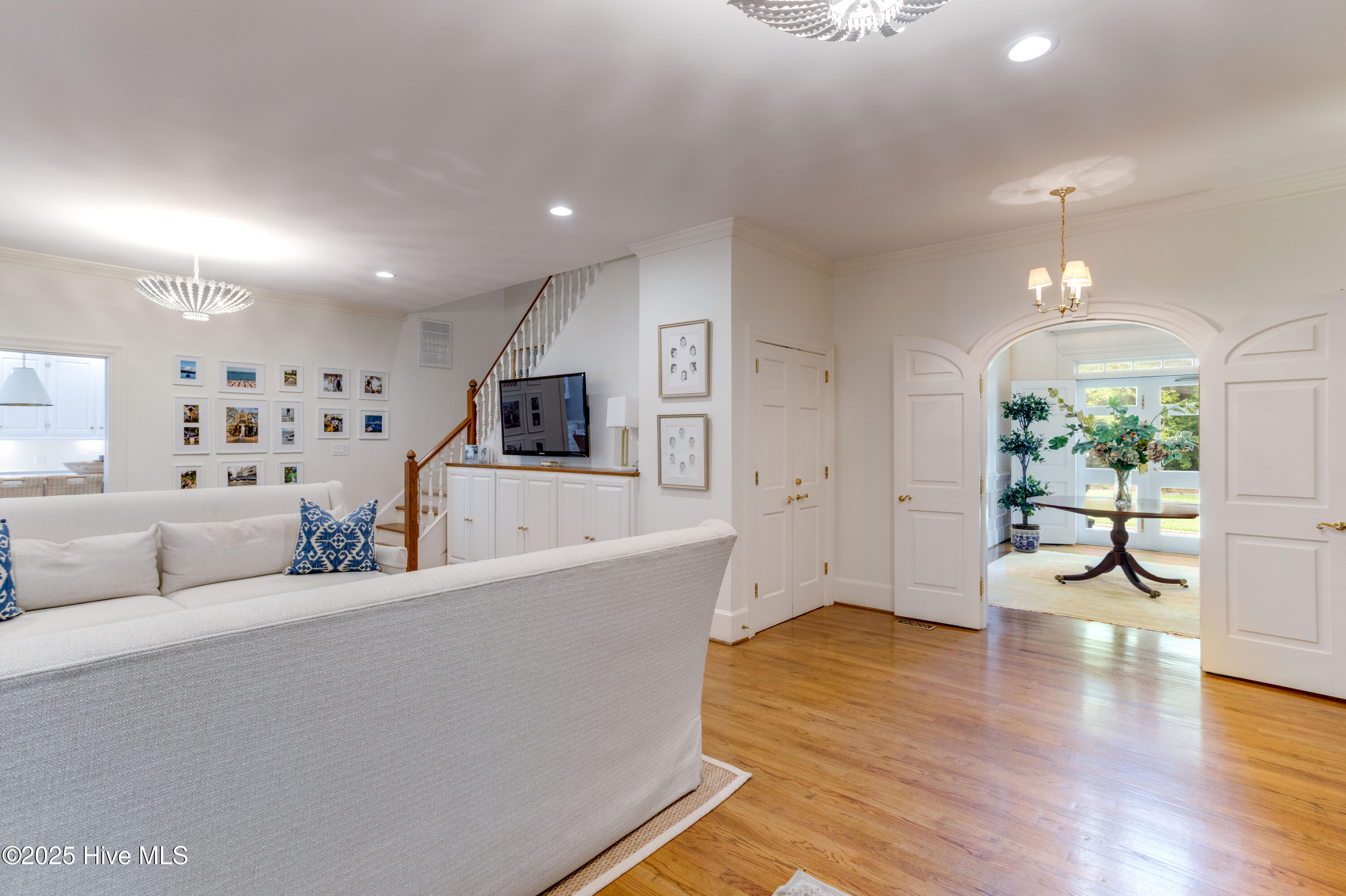 611 Queen Annes Road Greenville, NC 27858 - Photo 14 of 51 Family Room