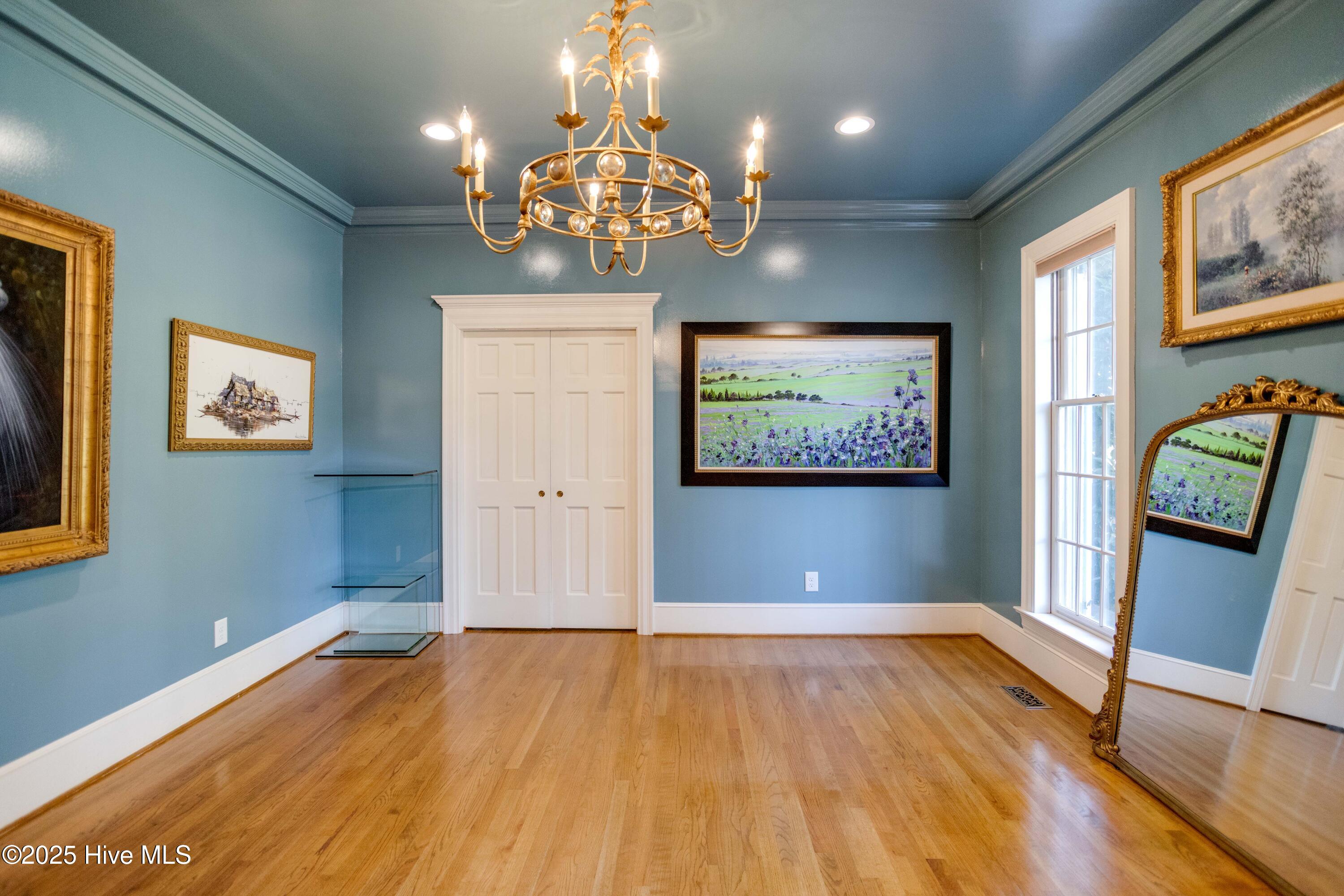 611 Queen Annes Road Greenville, NC 27858 - Photo 20 of 51 Parlor/Formal Living Room