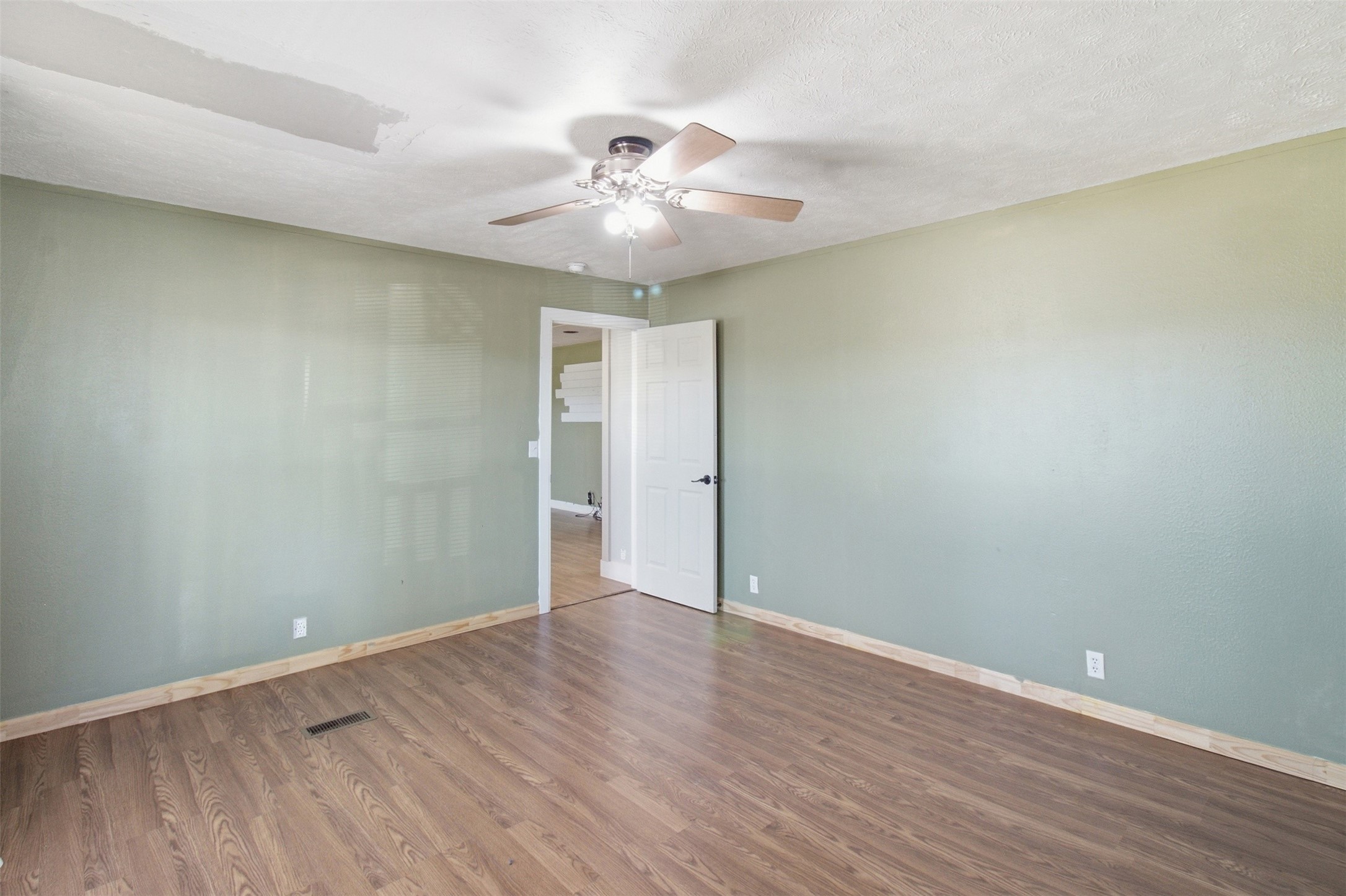 17563 Reno Road Conroe, TX 77306 - Photo 10 of 33 Gallery Image 10