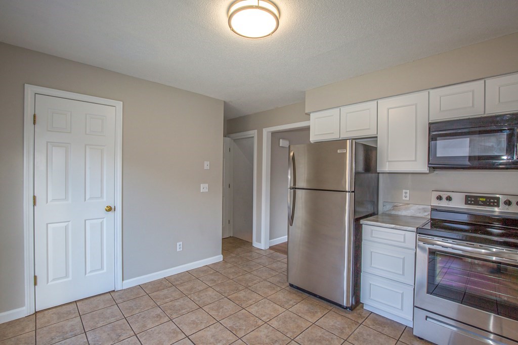 166 Hillside Road, Unit 4 Westfield, MA 01085 - Photo 13 of 31 Gallery Image 13