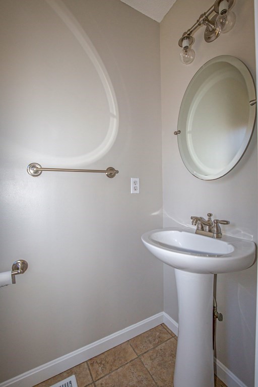 166 Hillside Road, Unit 4 Westfield, MA 01085 - Photo 21 of 31 Gallery Image 21