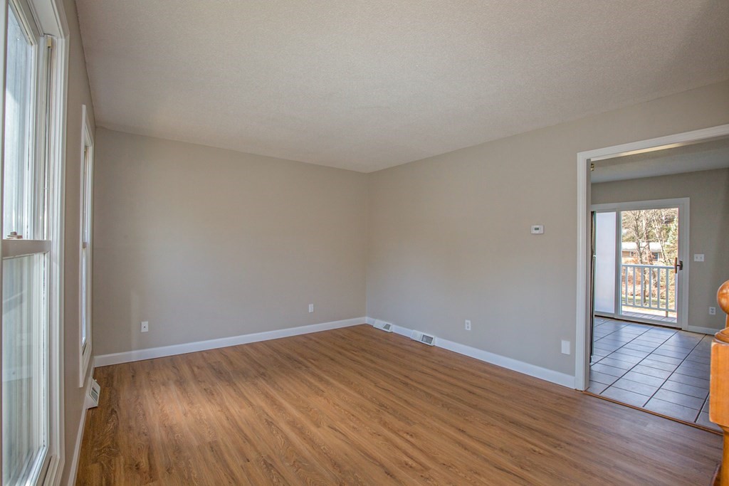 166 Hillside Road, Unit 4 Westfield, MA 01085 - Photo 7 of 31 Gallery Image 7