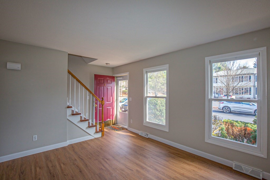 166 Hillside Road, Unit 4 Westfield, MA 01085 - Photo 8 of 31 Gallery Image 8