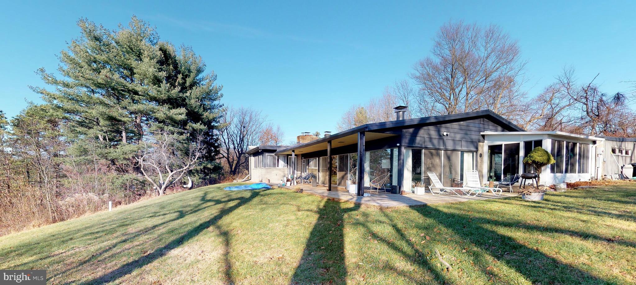 2190 Polk Valley Road Hellertown, PA 18055 - Photo 2 of 48 Gallery Image 2