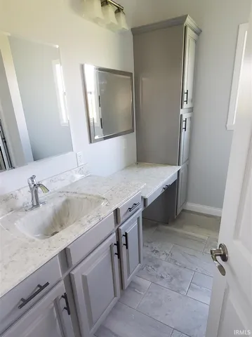 $670,000 | 9844 County Rd West 200 South, Russiaville, IN 46979