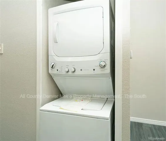 a close up view of washer and dryer