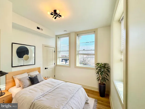 $4,495 | 1802 11th Street Northwest, Unit 3B, Washington, DC 20001