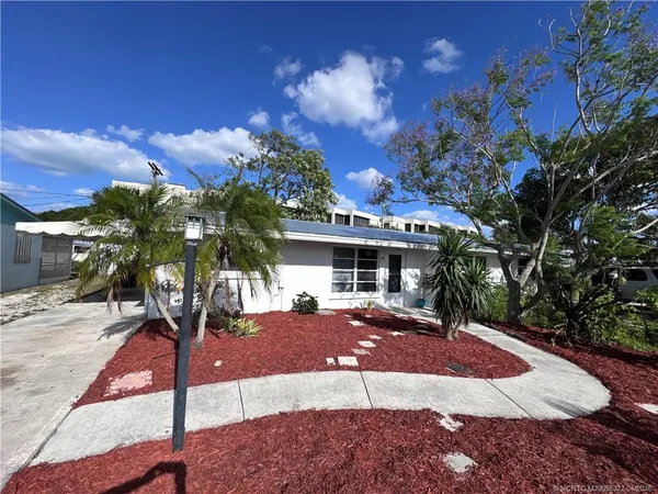 $1,800 | 33 Southeast Sailfish Lane, Stuart, FL 34996
