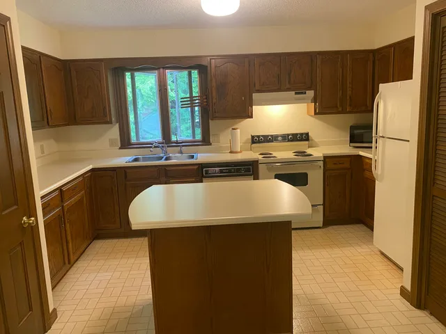 $240,000 | 13 Junipers Lane, Unit 6, Oakland, ME 04963