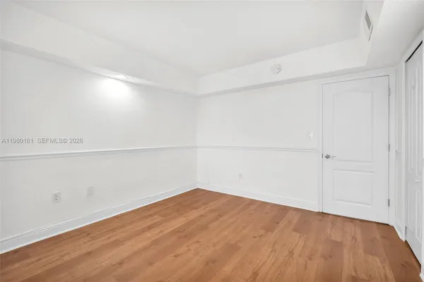 an empty room with an empty space