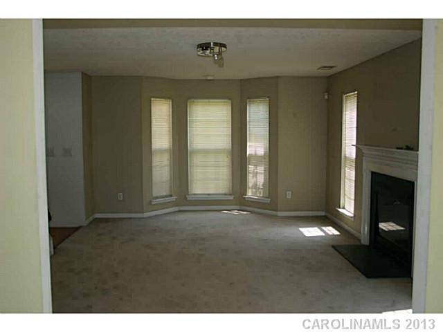 7115 Lowen Road Charlotte, NC 28269 - Photo 3 of 12