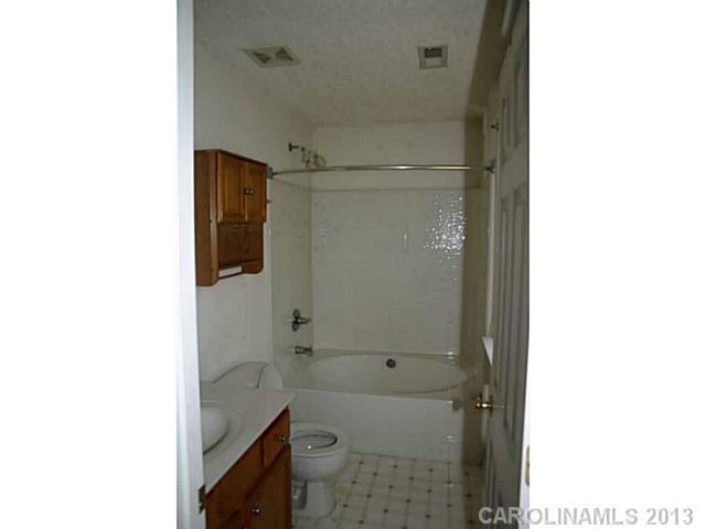 7115 Lowen Road Charlotte, NC 28269 - Photo 10 of 12