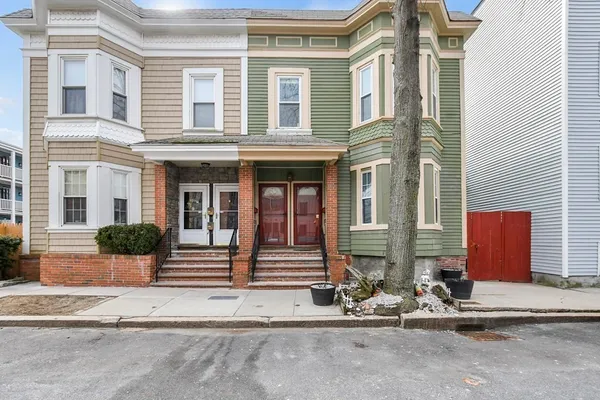 $4,450 | 909 East 2nd Street, Unit 1, Boston, MA 02127
