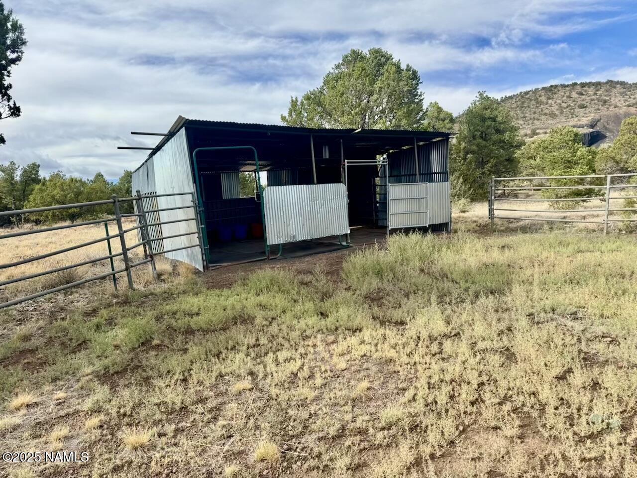6083 North Joshua Tree Road Williams, AZ 86046 - Photo 24 of 40 a view of a back yard