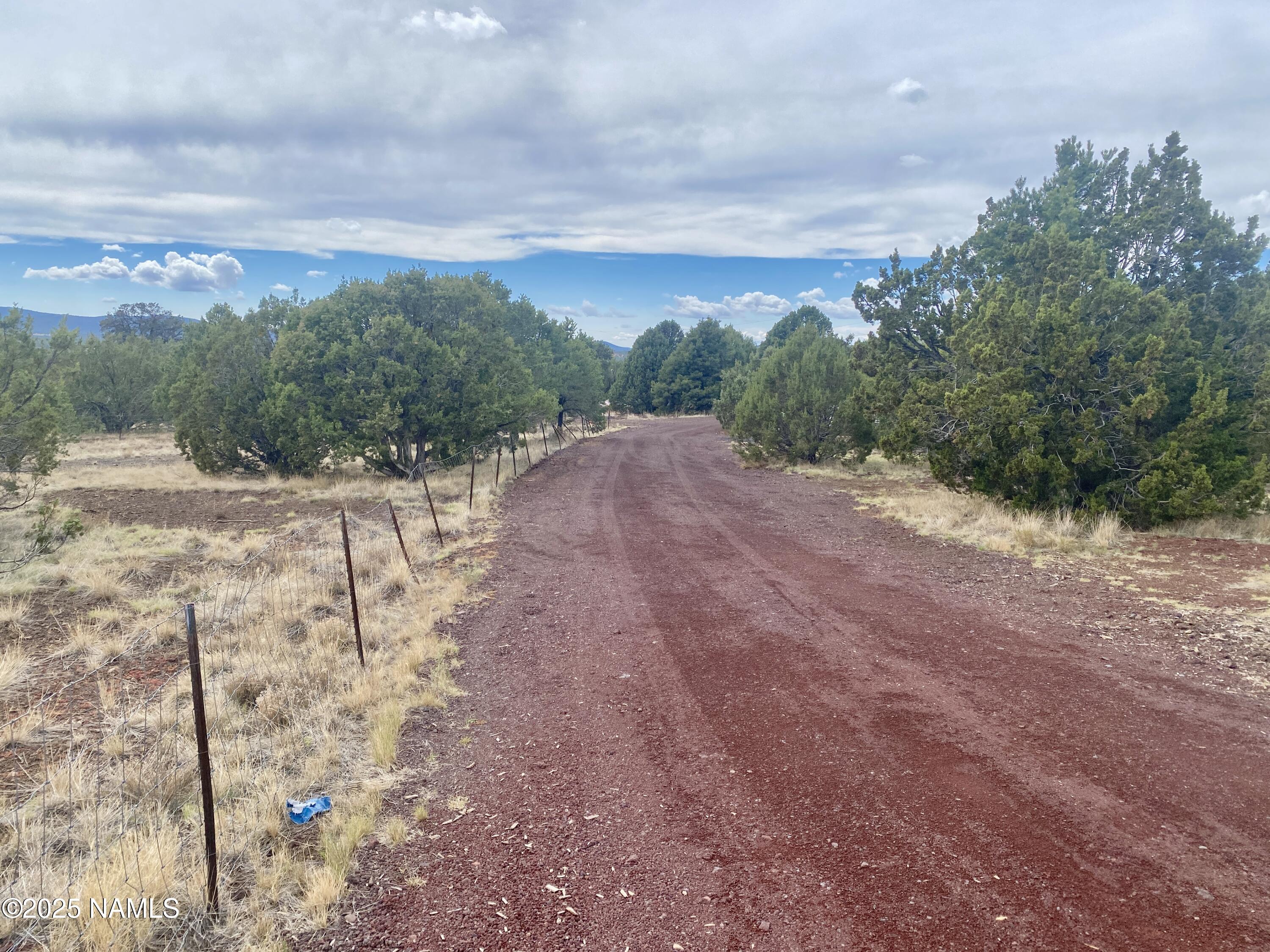 6083 North Joshua Tree Road Williams, AZ 86046 - Photo 28 of 40 a view of an outdoor space with mountain view