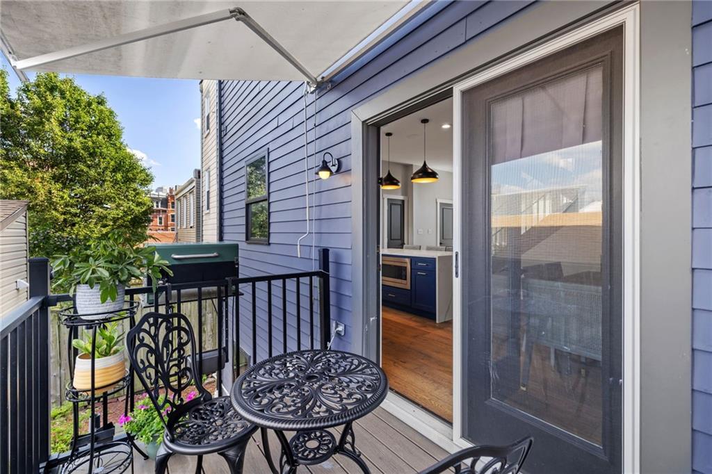 734 Middle Street Pittsburgh, PA 15212 - Photo 19 of 46 a view of a balcony dining area