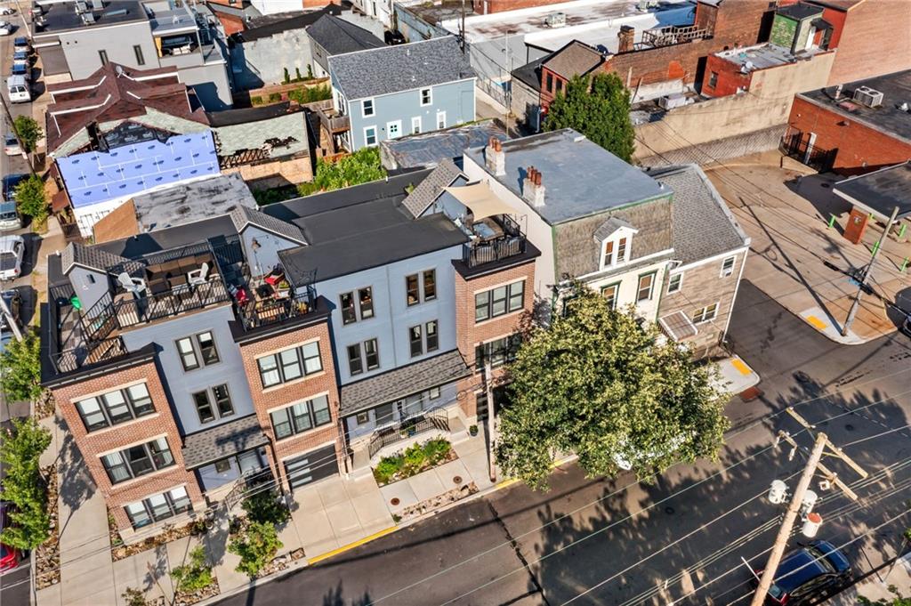 734 Middle Street Pittsburgh, PA 15212 - Photo 45 of 46 an aerial view of residential houses with outdoor space