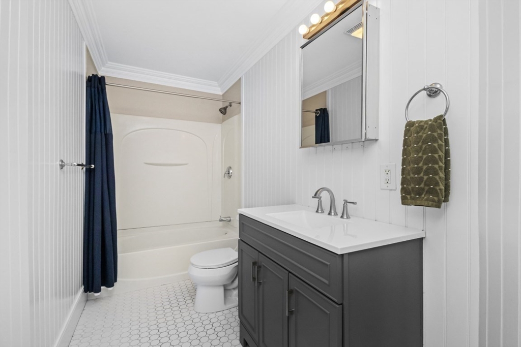 421 East 3rd Street, Unit 1 Boston, MA 02127 - Photo 8 of 16