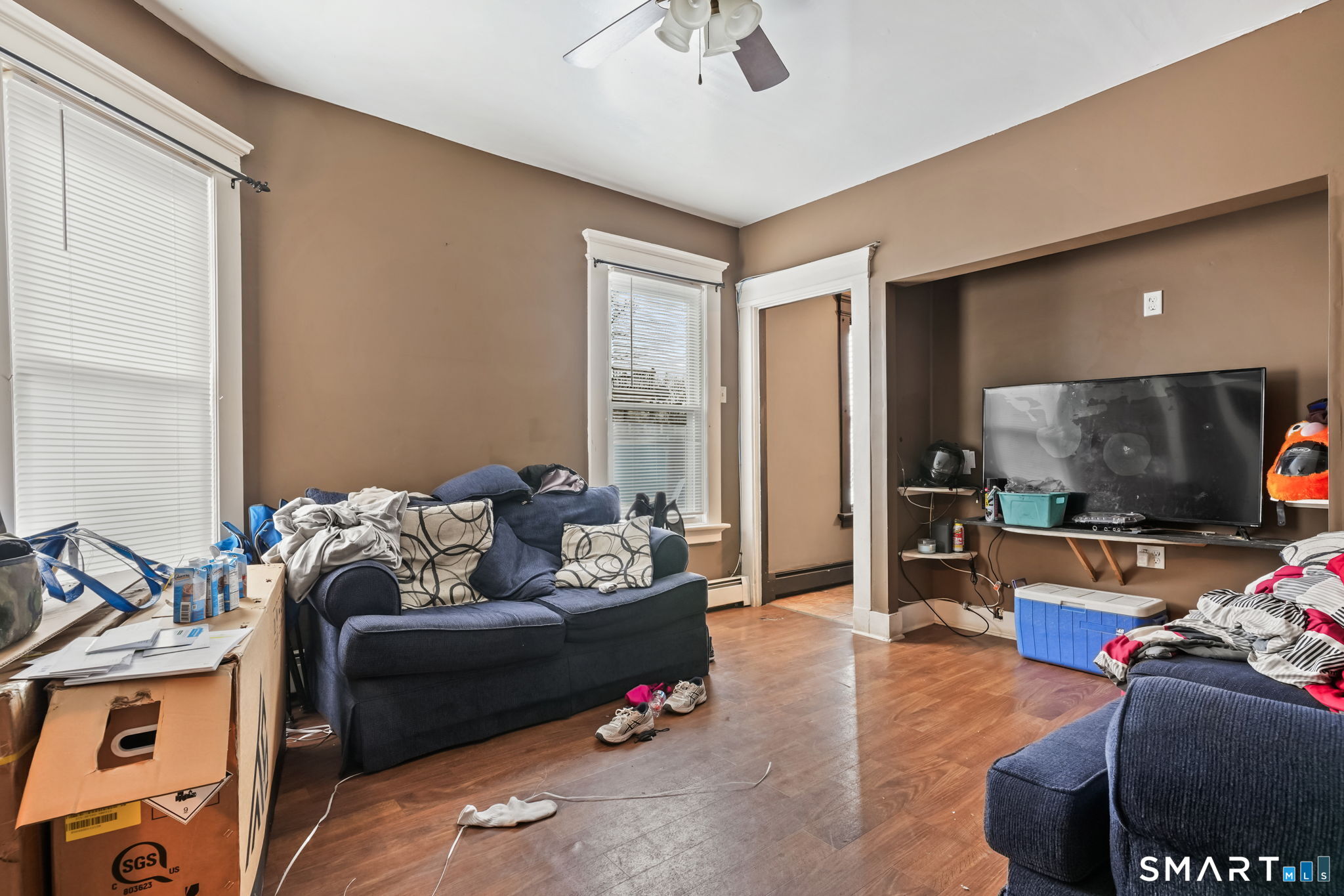 36 Maltby Place New Haven, CT 06513 - Photo 26 of 38 a living room with furniture and a flat screen tv