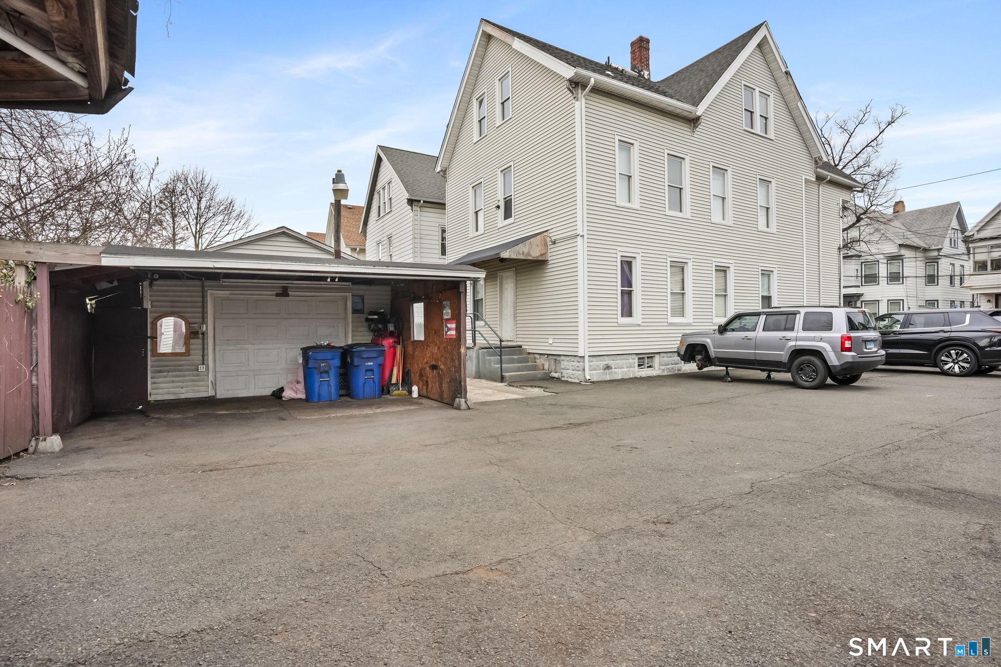36 Maltby Place New Haven, CT 06513 - Photo 35 of 38 a view of building with cars