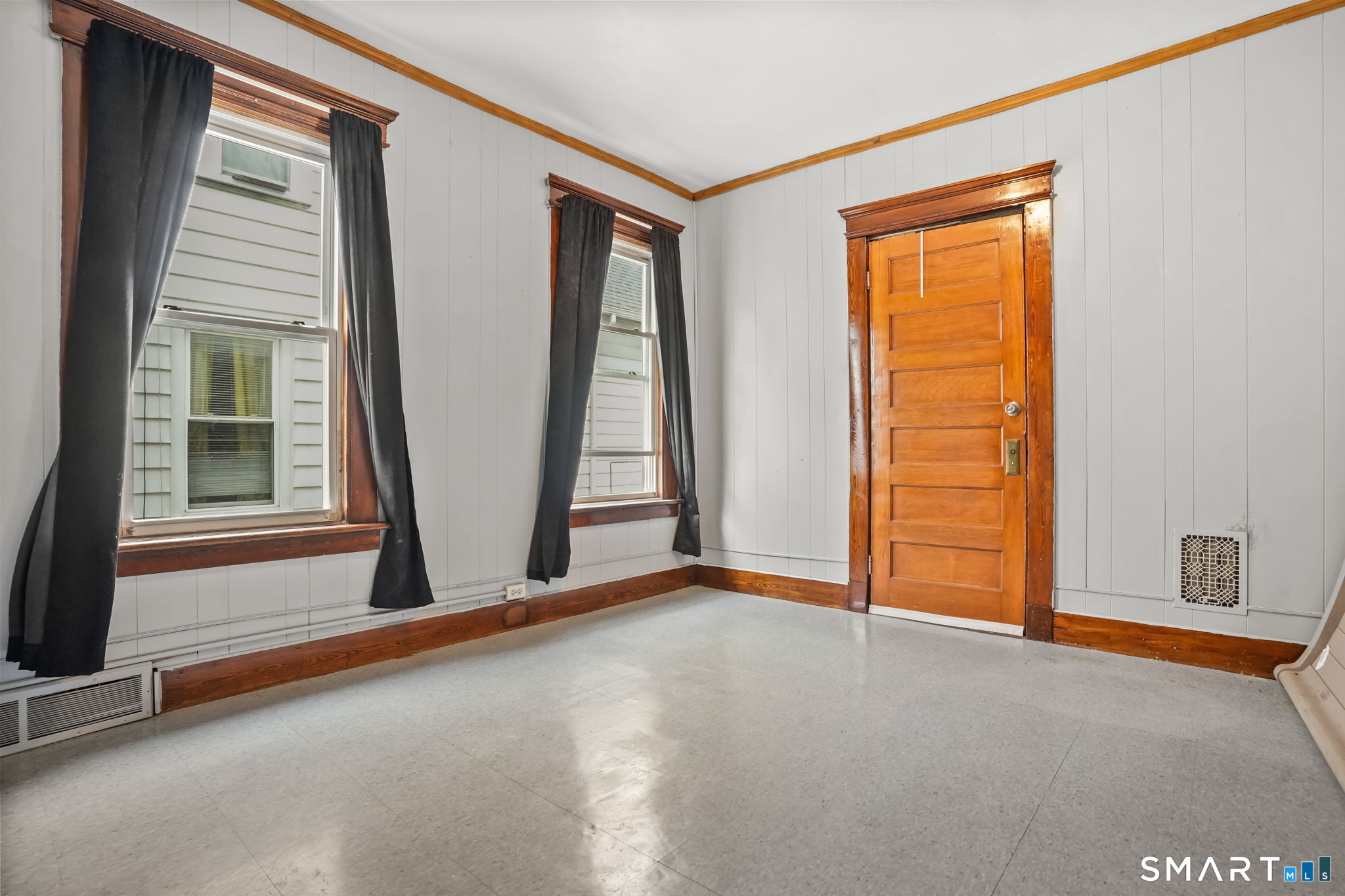 36 Maltby Place New Haven, CT 06513 - Photo 9 of 38 an empty room with windows