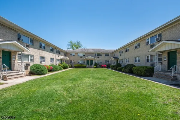$1,950 | 20 Halsey Avenue, Unit 6, Haledon, NJ 07508