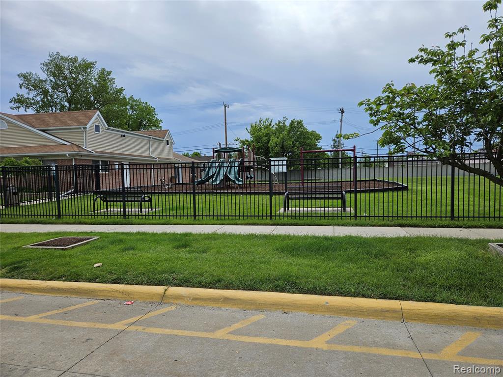 Undisclosed Address Roseville, MI 48066 - Photo 3 of 27 Gallery Image 3