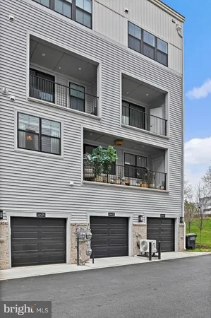 $600,000 | 14433 Gln Mnr Drive, Unit 602, Chantilly, VA 20151