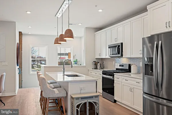 $600,000 | 14433 Gln Mnr Drive, Unit 602, Chantilly, VA 20151